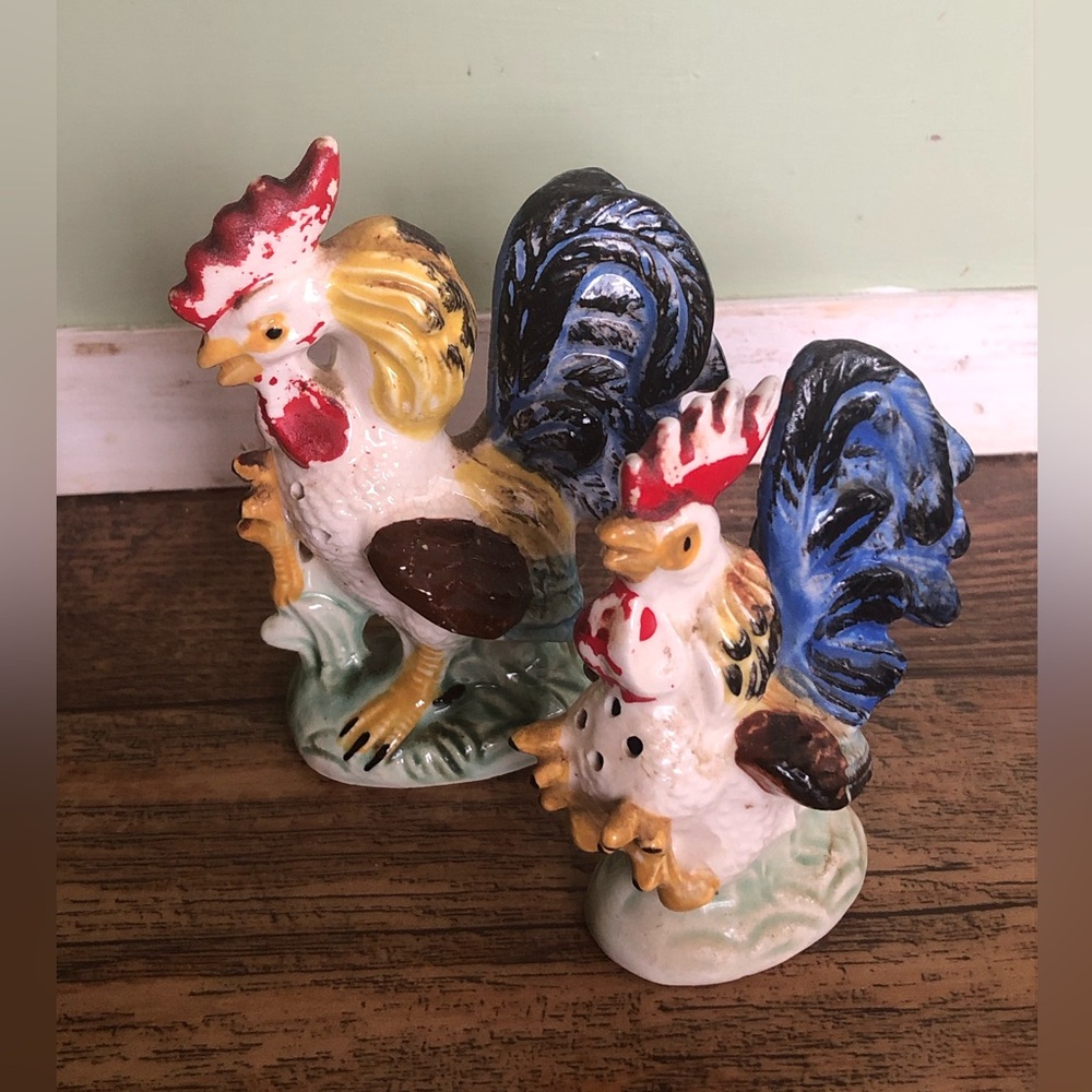 Vintage rooster shakers salt pepper chicken farm house cottage decor NO cork